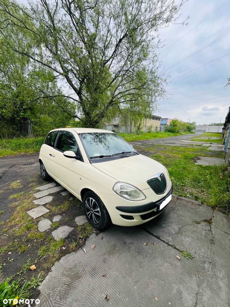 Lancia Ypsilon - 1
