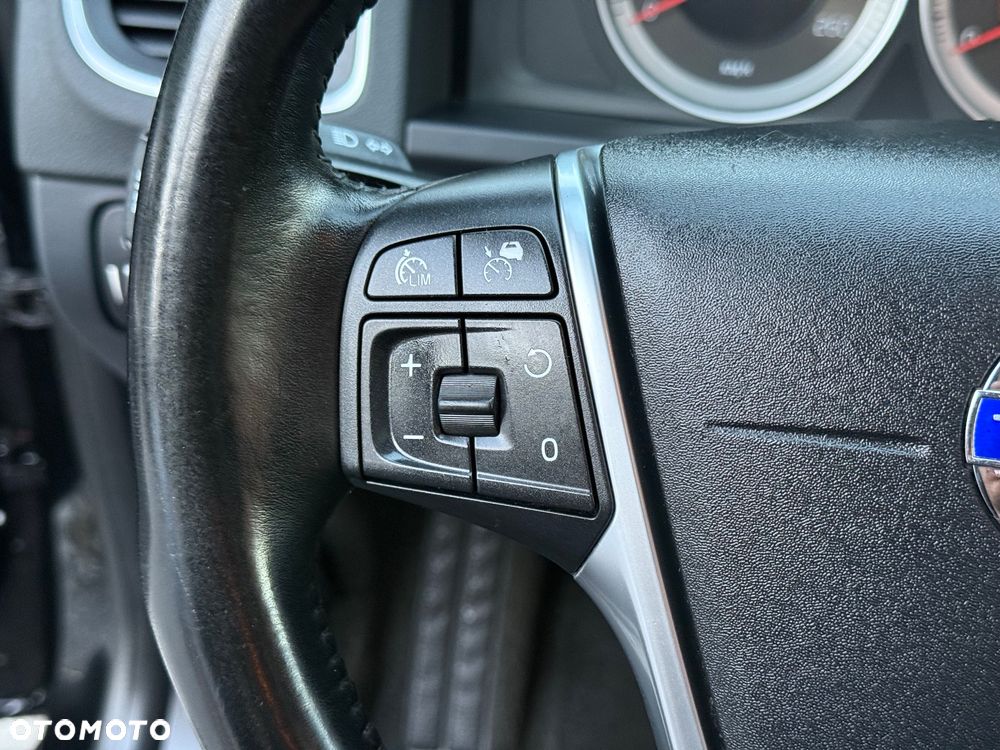 Volvo V60 T6 AWD Geartronic Momentum - 20
