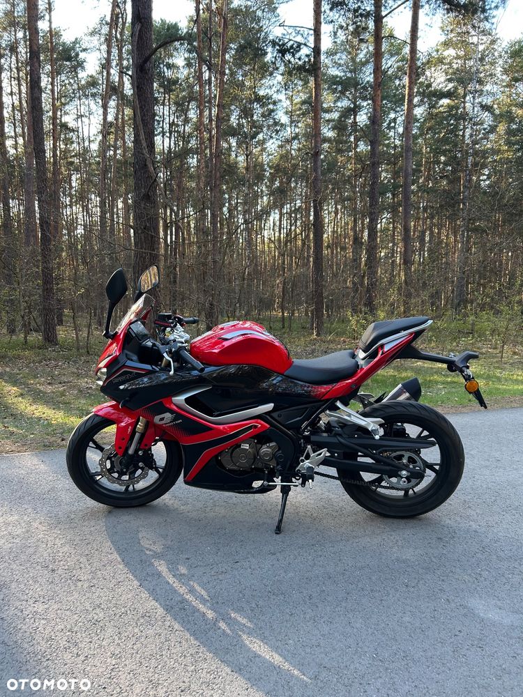 QJMOTOR SRK 125R - 5