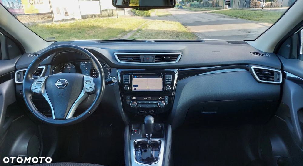 Nissan Qashqai 1.6 DCi Xtronic TEKNA - 21