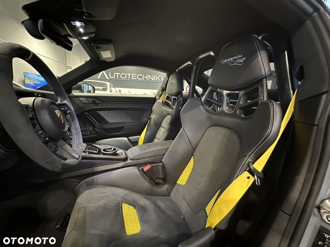 Porsche 911 GT3 RS - 9
