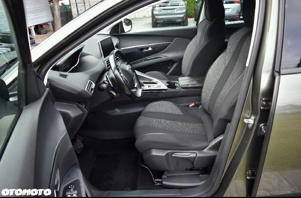 Peugeot 5008 BlueHDi 130 EAT8 Active - 21