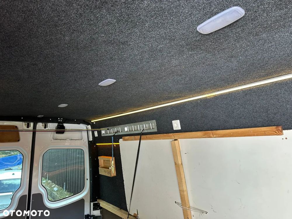 Mercedes-Benz Sprinter - 16