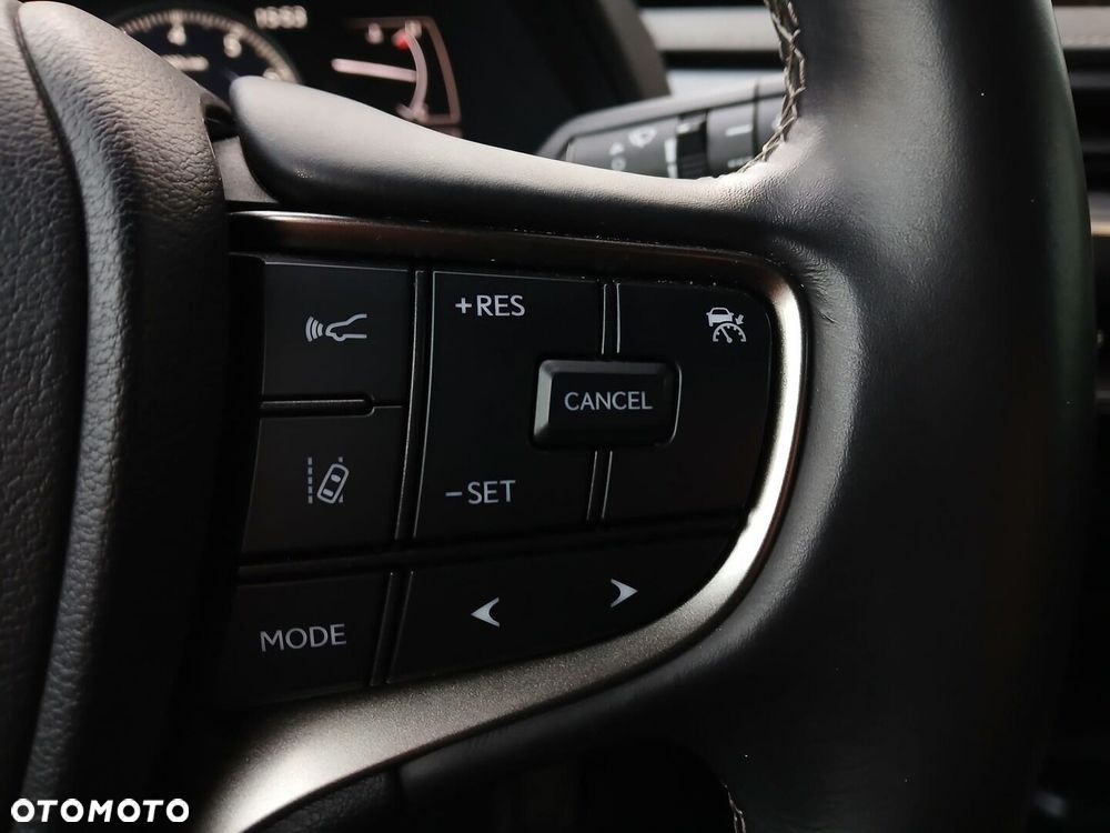 Lexus UX 200 GPF F Impression 2WD - 32