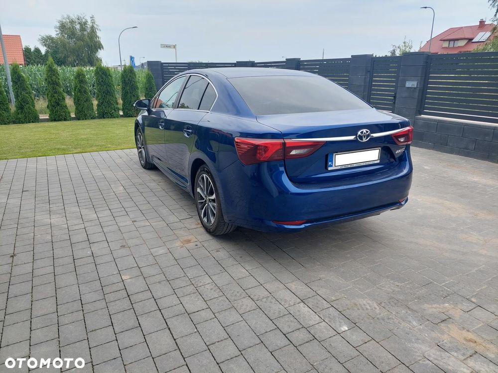 Toyota Avensis 1.8 Premium MS - 3
