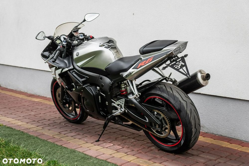 Yamaha R6 - 4