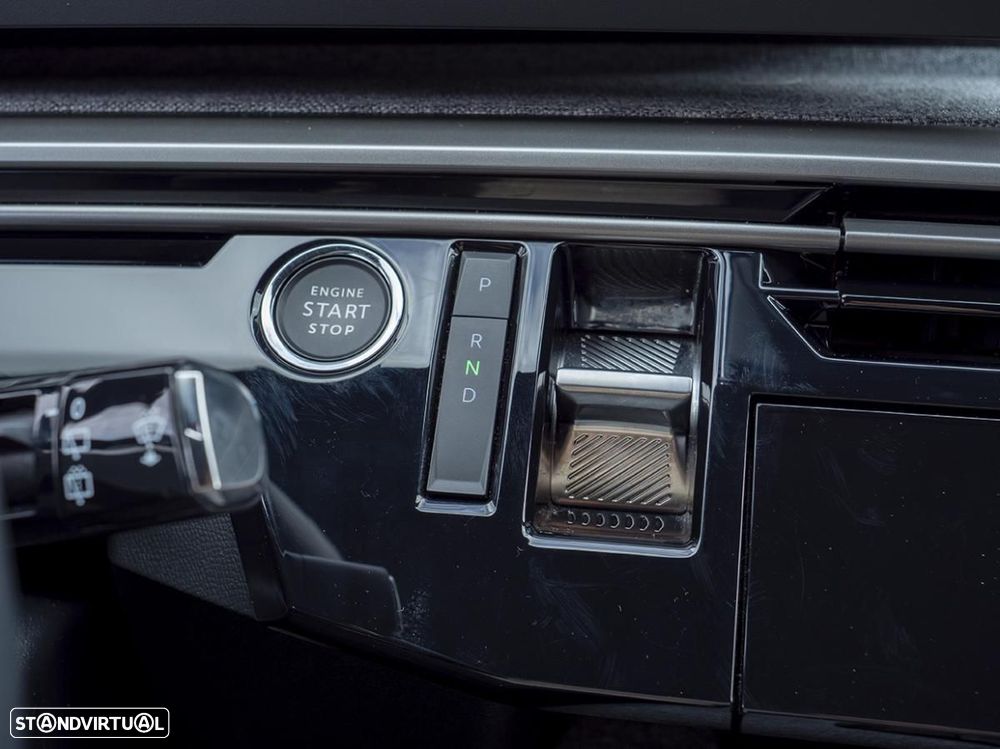Peugeot E-5008 210 Allure Business - 42
