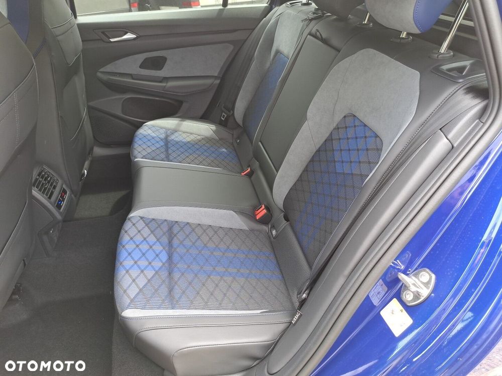 Volkswagen Golf Variant 2.0 TSI 4Motion R - 18