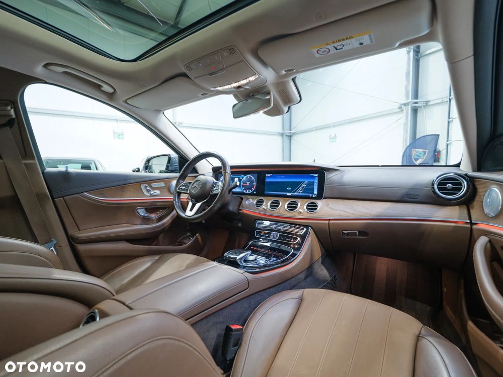 Mercedes-Benz Klasa E 220 d 4-Matic All-Terrain - 23