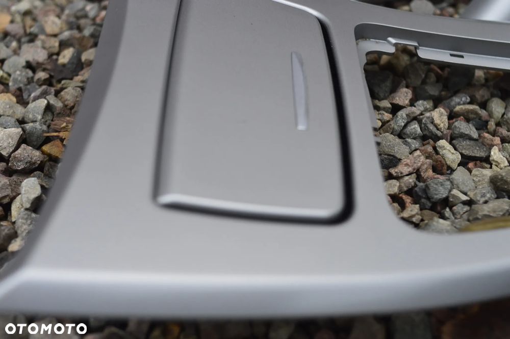 BMW E91 / E90 ORYGINALNY KOMPLET DEKORÓW / LISTWY OZDOBNE W KOLORZE SREBRNYM POD SYSTEM STAR-STOP + KRATKI NAWIEWU O NR. 51 16 7 137 484 / 51 16 7 137 485 / 7 137 484 / 7 121 472 OEM - 6