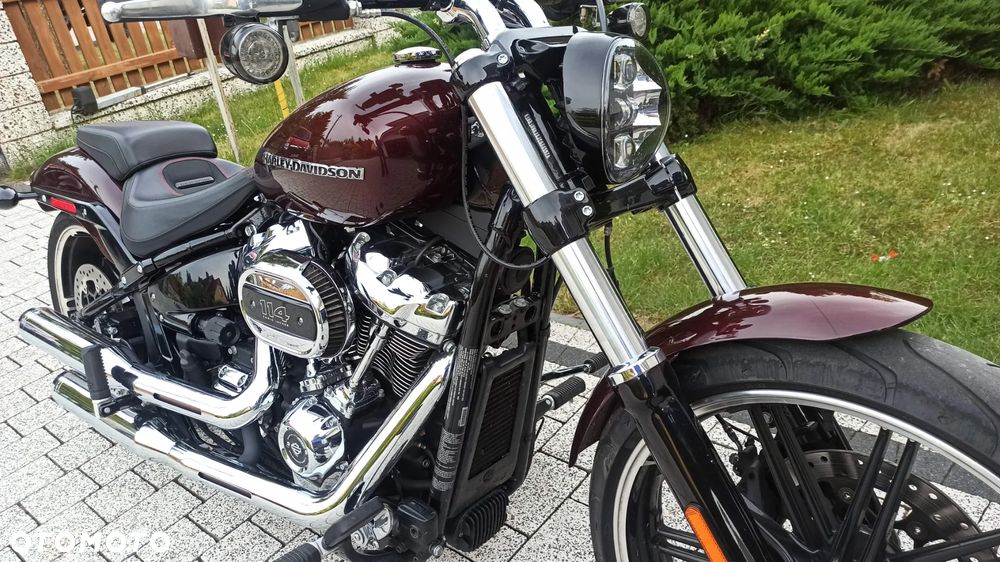 Harley-Davidson Softail Breakout - 16
