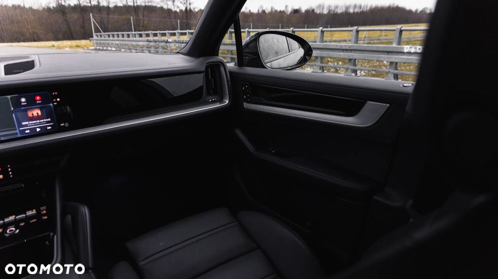 Porsche Cayenne - 34