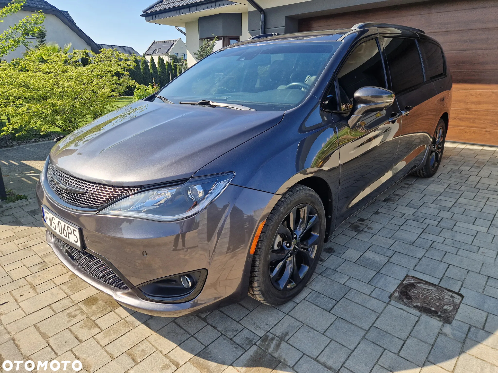 Chrysler Pacifica - 3