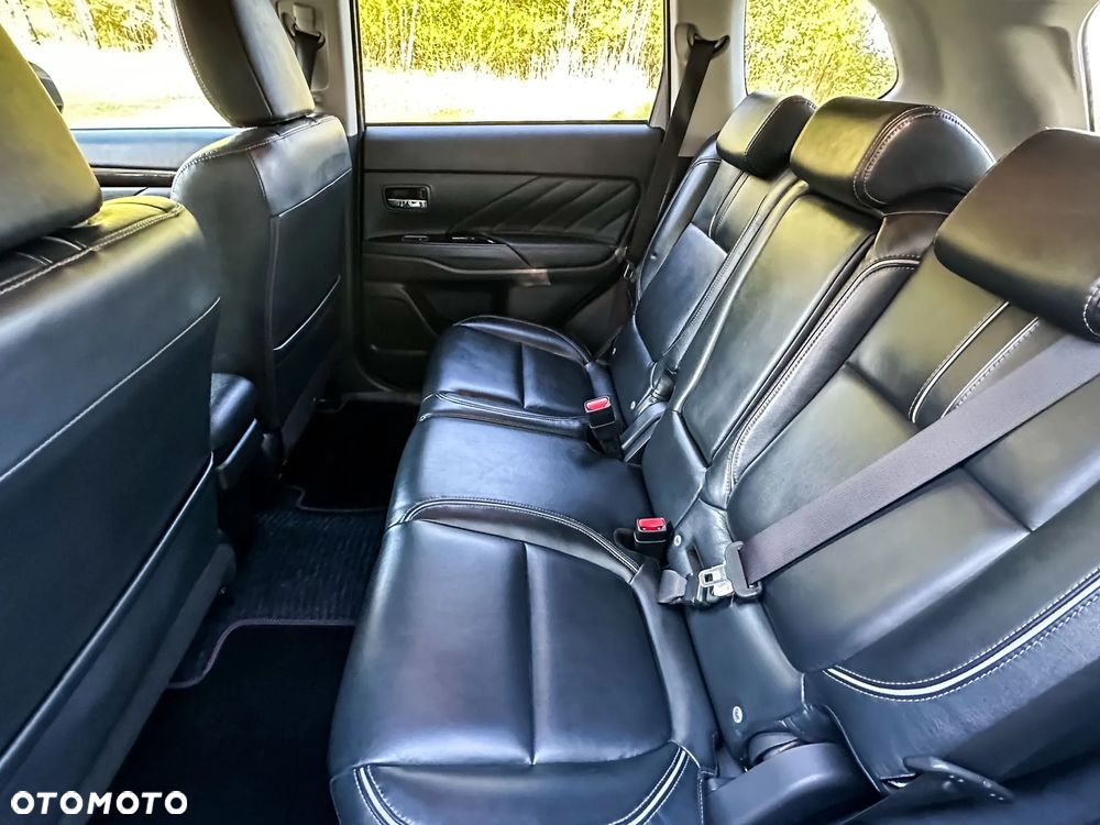 Mitsubishi Outlander Intense + - 2