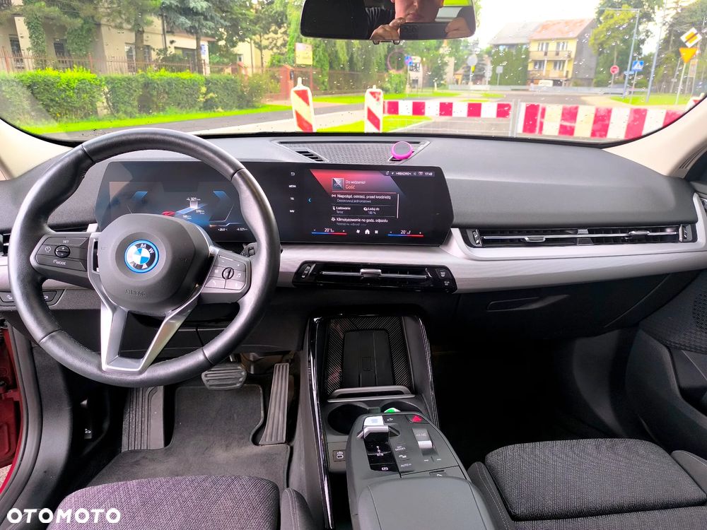 BMW iX2 - 13
