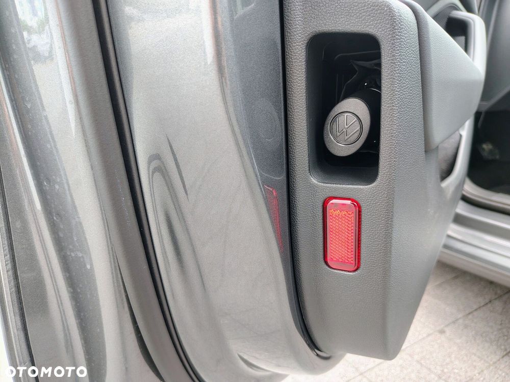 Volkswagen Passat - 32