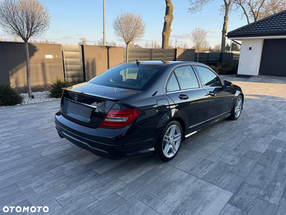 Mercedes-Benz Klasa C 200 (BlueEFFICIENCY) 7G-TRONIC Avantgarde - 3