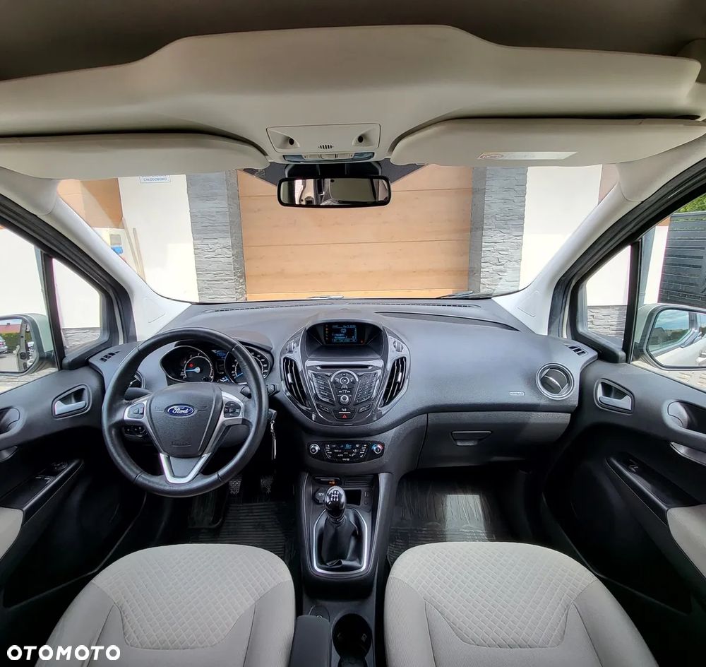 Ford Tourneo Courier 1.0 EcoBoost S&S Titanium - 10
