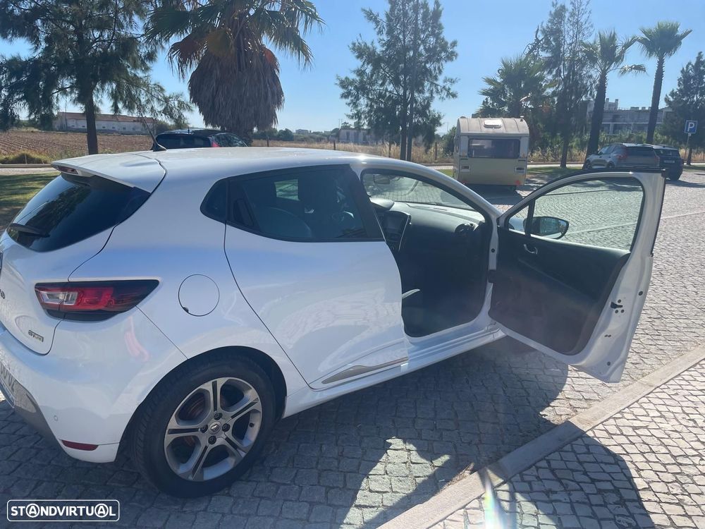 Renault Clio - 15