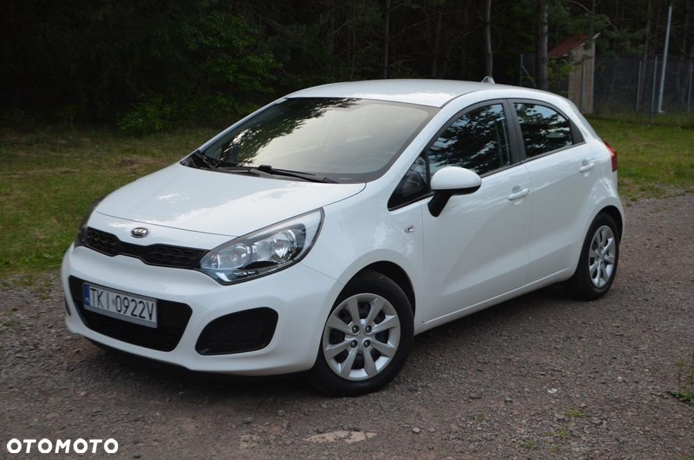 Kia Rio 1.2 L - 4