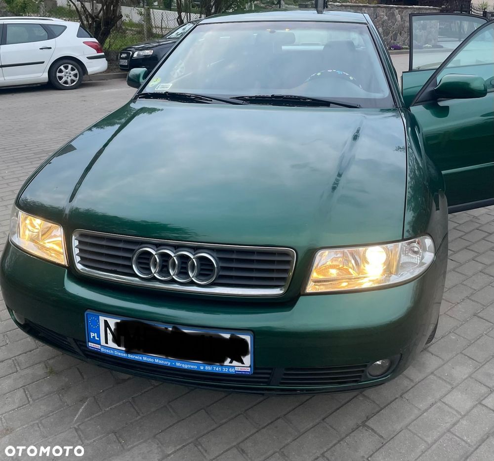Audi A4 Limousine - 1