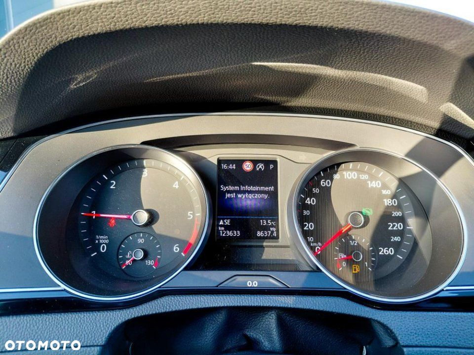 Volkswagen Passat - 19