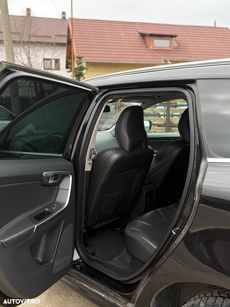 Volvo XC 60 D4AWD Kinetic - 19