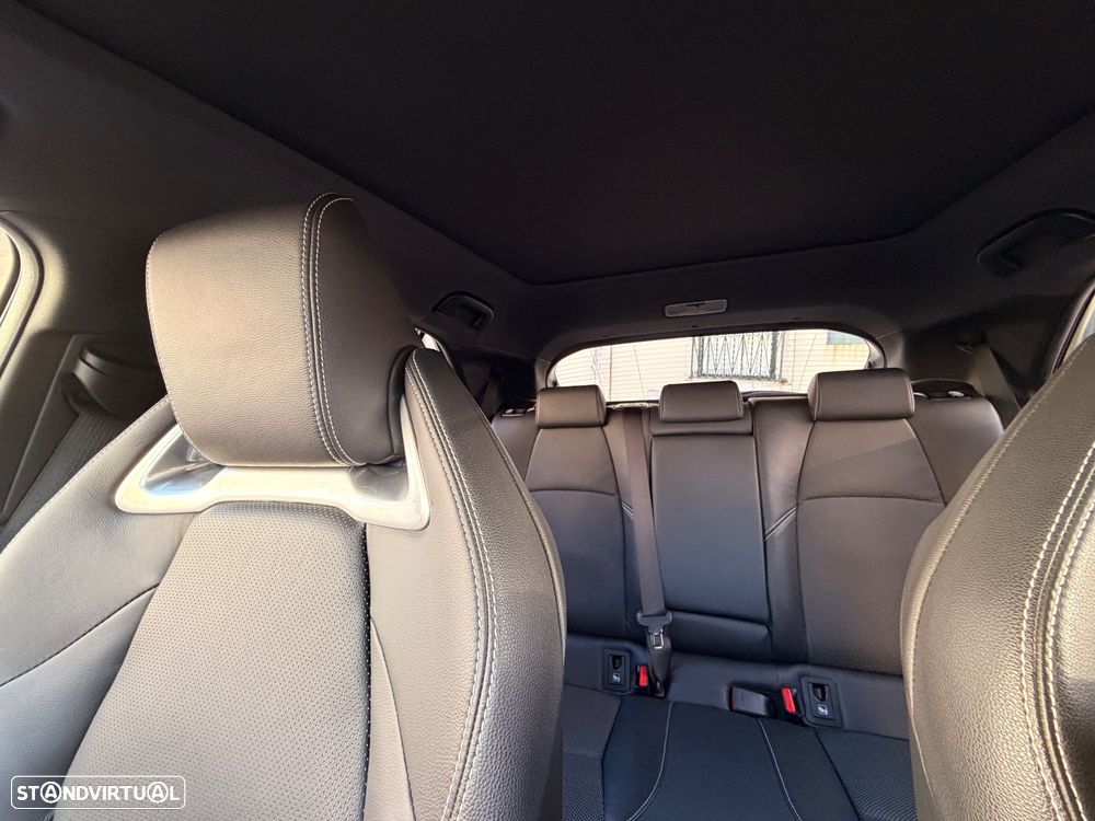 Toyota Corolla 2.0 Hybrid Luxury White - 8