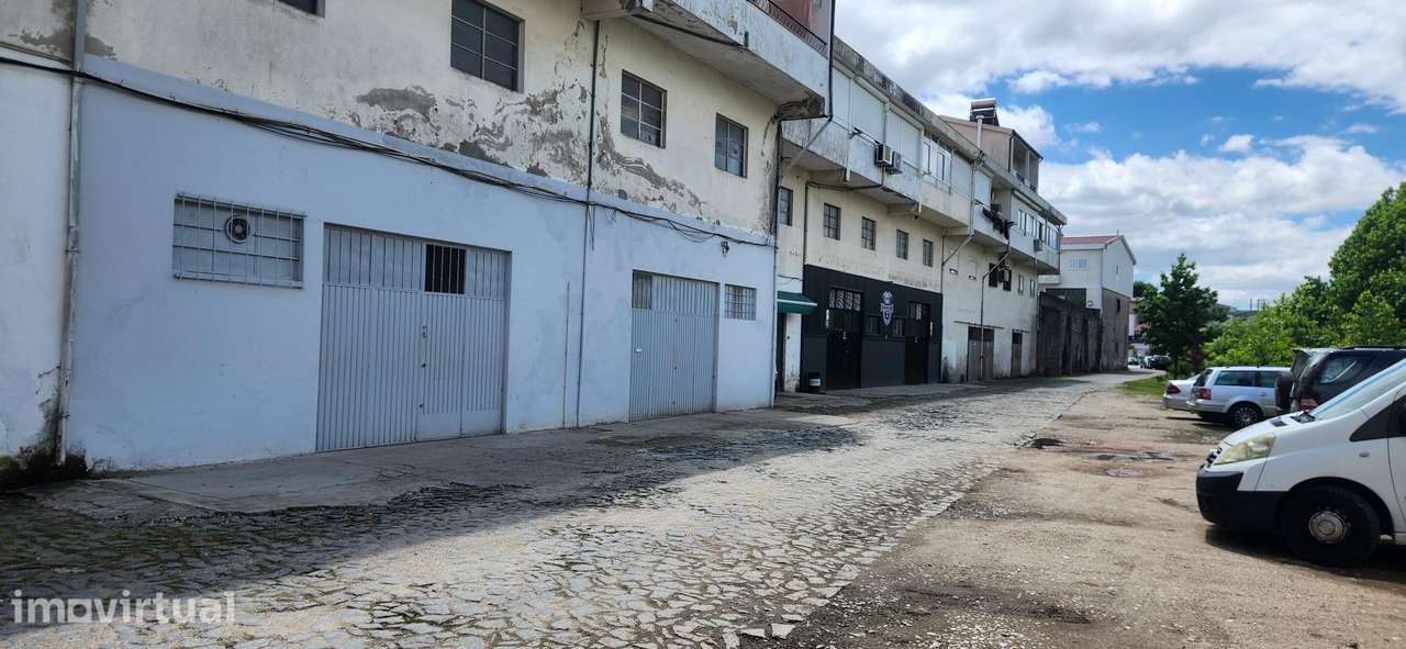Armazém Proximo ao Forum Braga  100m - Grande imagem: 2/7