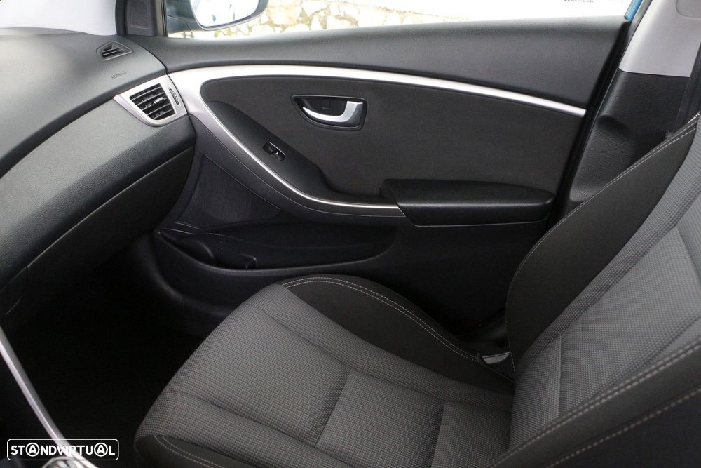 Hyundai i30 1.6 CRDI Blue Comfort - 19