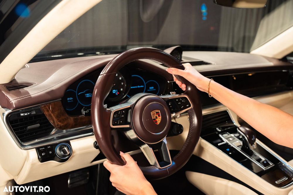 Porsche Panamera - 16