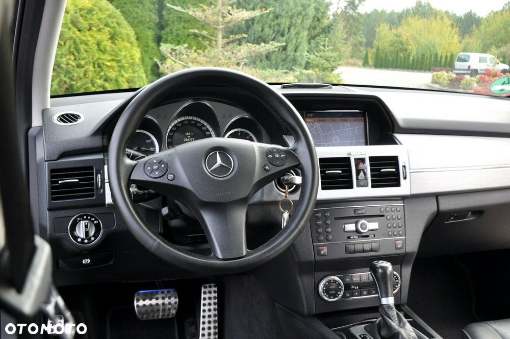 Mercedes-Benz GLK - 32