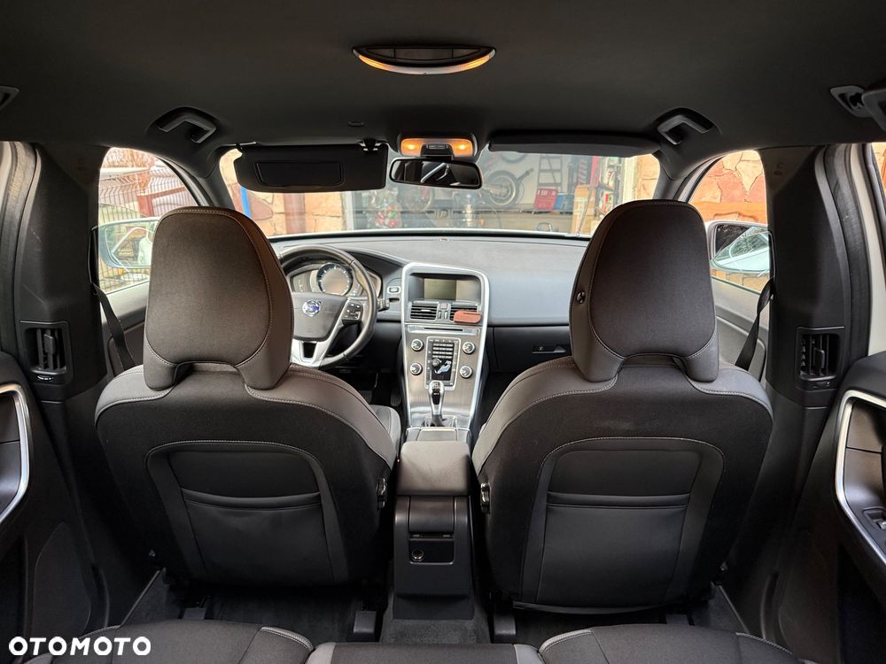 Volvo XC 60 D4 Momentum - 22