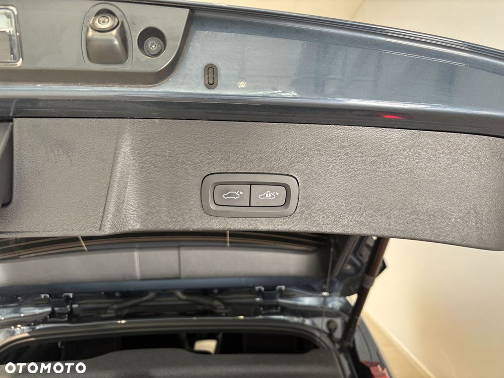 Volvo XC 40 - 25