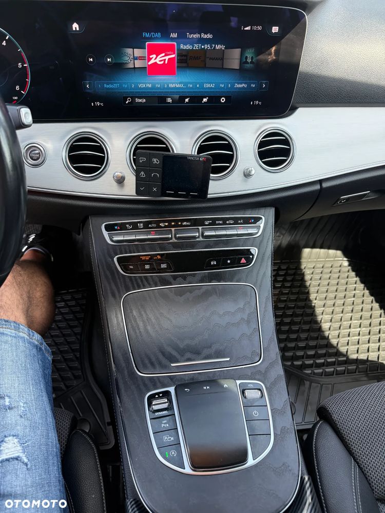 Mercedes-Benz Klasa E 220 d 4-Matic AMG - 21