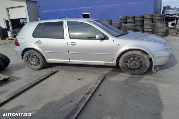 Dezmembrez Volkswagen VW Golf 4 [1997 - 2006] Hatchback 5-usi 1.4 MT - 4
