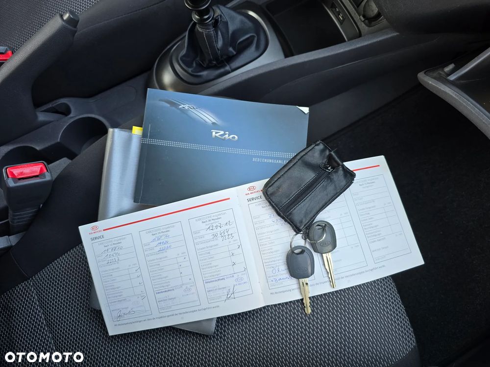 Kia Rio - 16