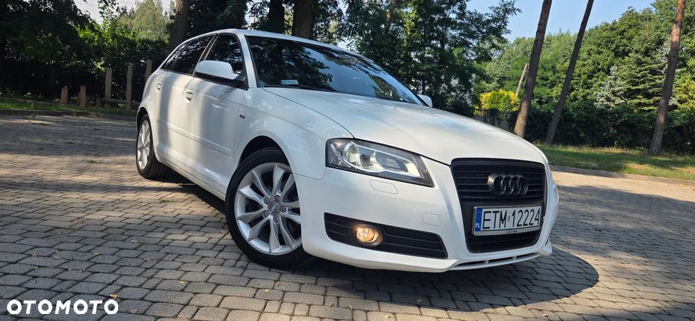 Audi A3 Sportback 1.6 TDI DPF S line Sportpaket - 2