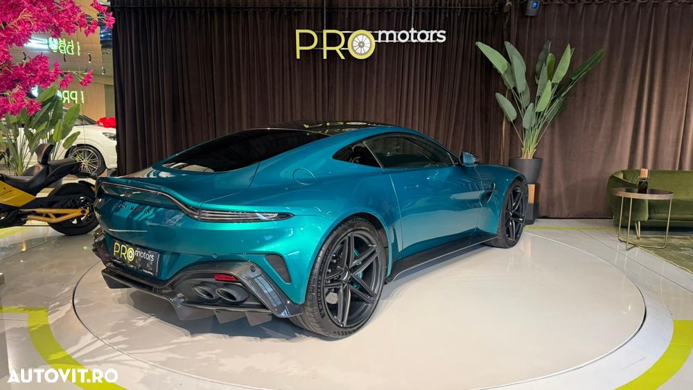 Aston Martin V8 Vantage - 7