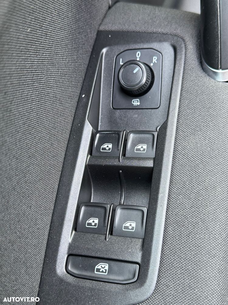 Volkswagen Touran 2.0 TDI SCR DSG Comfortline - 29