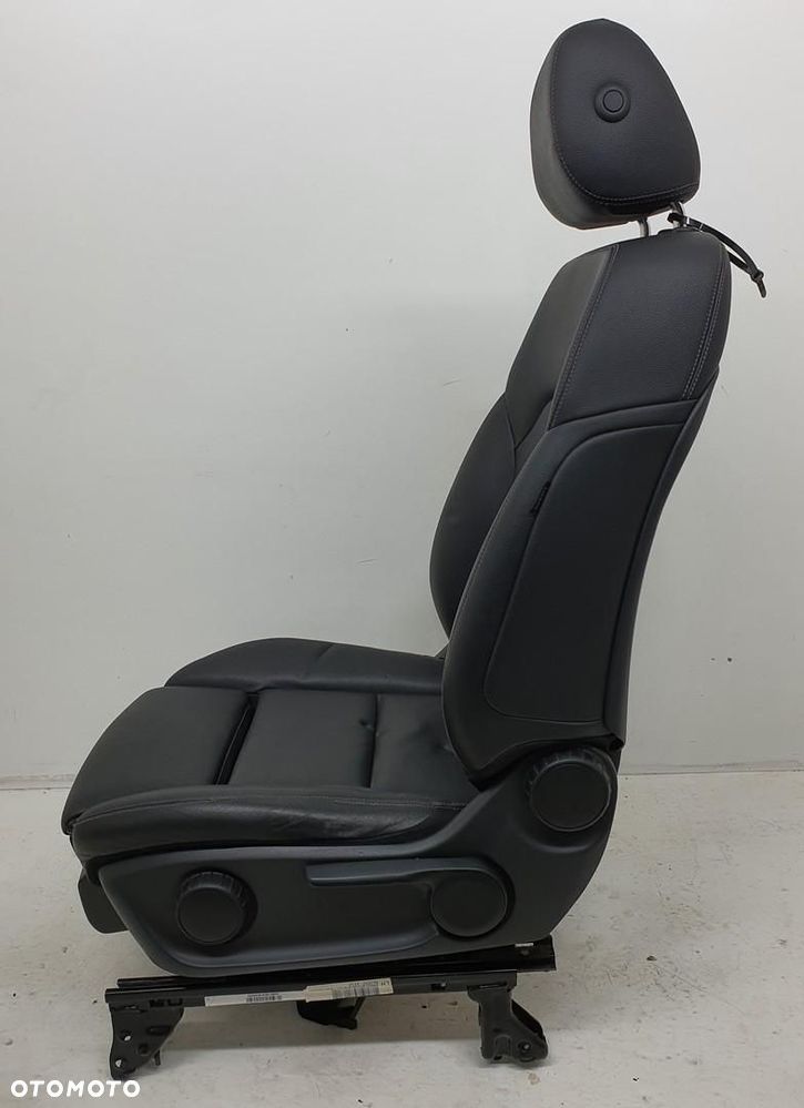 FOTEL LEWY PRZÓD PRZEDNI KIEROWCY SKÓRA GRZANY MERCEDES W246 EUROPA - 10