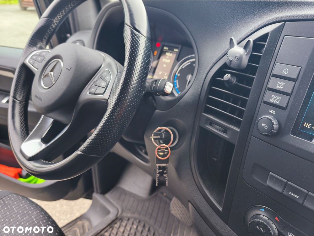 Mercedes-Benz E-Vito - 31