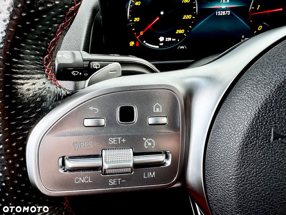 Mercedes-Benz GLB 200 d AMG Line 8G-DCT - 38