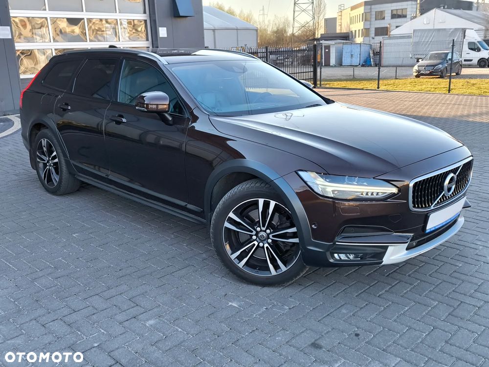 Volvo V90 Cross Country - 2