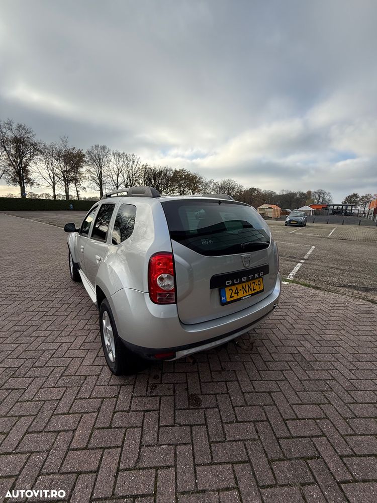 Dacia Duster 1.6 16V 4x2 Prestige - 4
