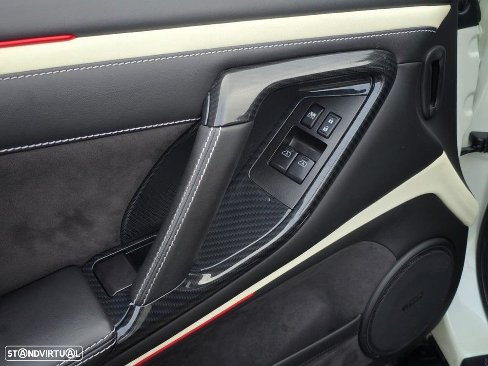 Nissan GT-R 3.8 V6 Black Edition - 30