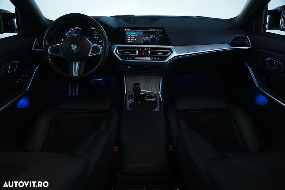 BMW Seria 3 318d Aut. M Sport - 23