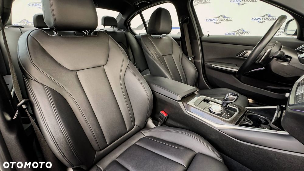 BMW Seria 3 330i Luxury Line - 11