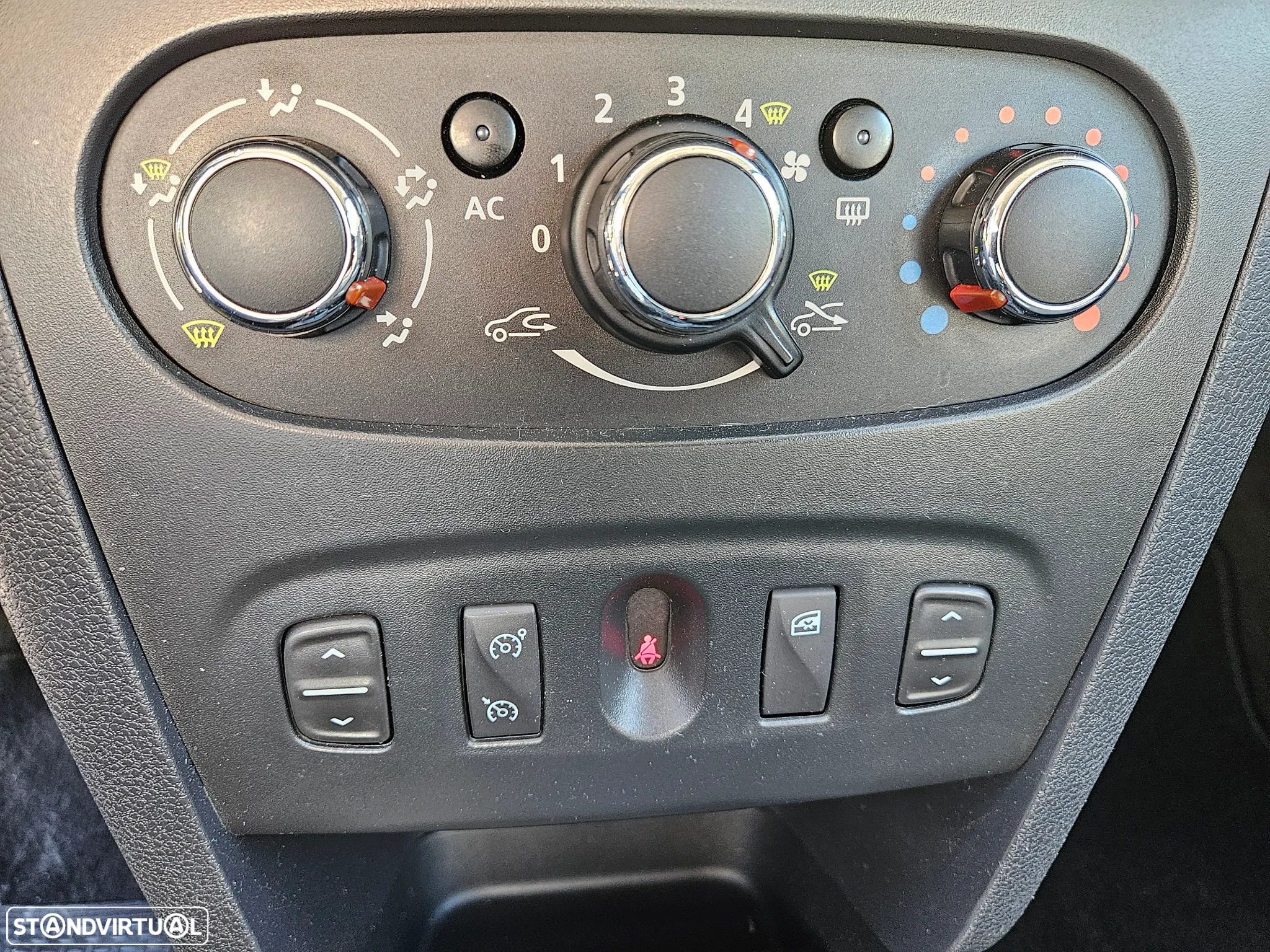 Dacia Sandero 0.9 TCe Stepway - 28