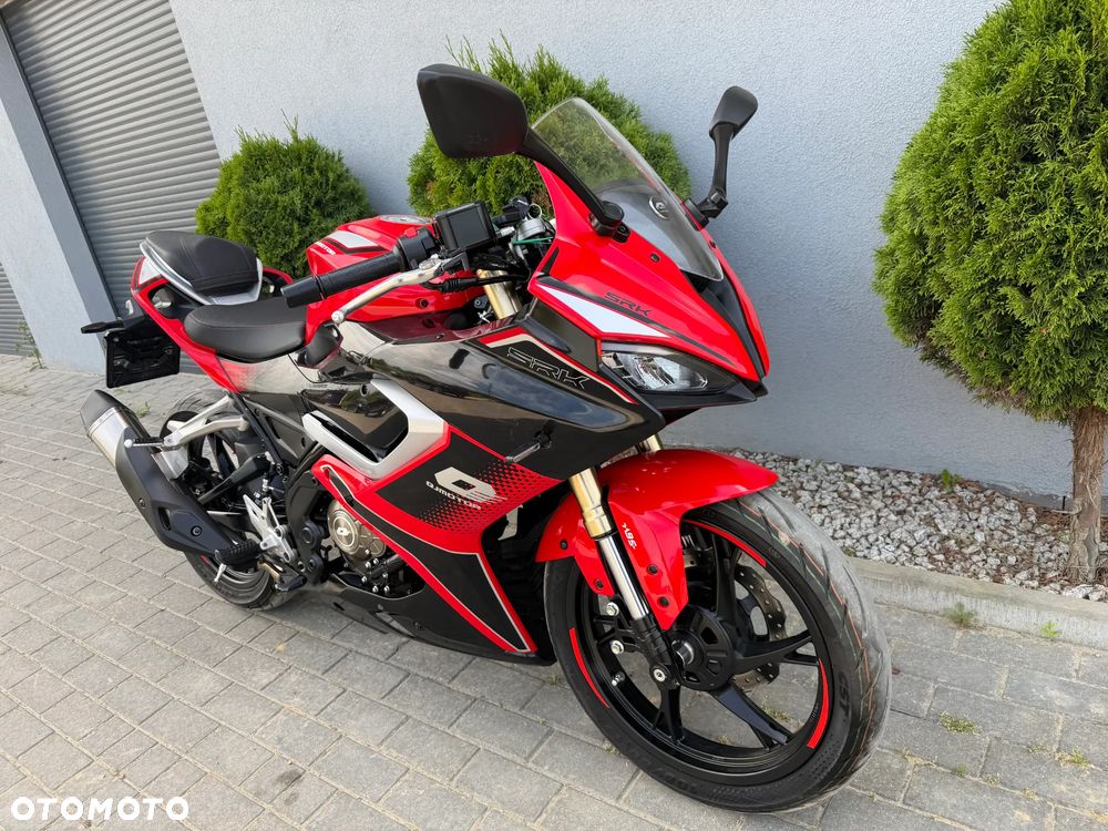 QJMOTOR SRK 125R - 26